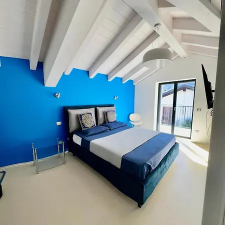 아파트 Floor Design Apt, 3bd, 2bt! 콜리코