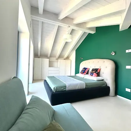 Floor Design Apt, 3bd, 2bt! * 콜리코