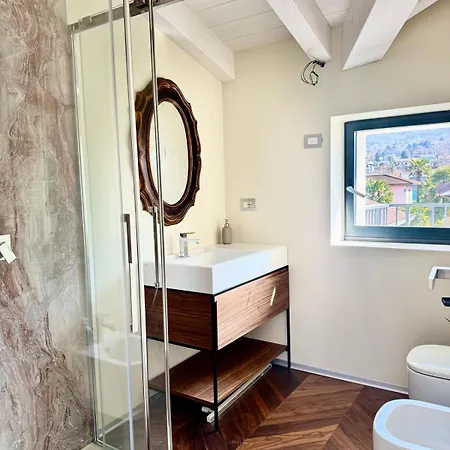 Floor Design Apt, 3bd, 2bt! 아파트 콜리코