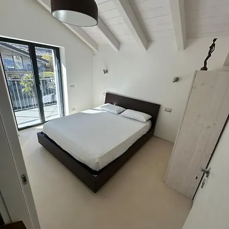 Floor Design Apt, 3bd, 2bt! 콜리코