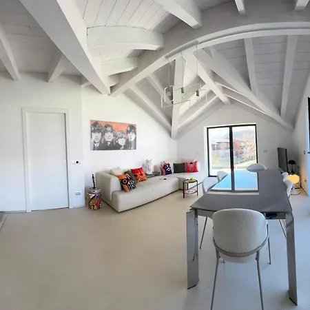 Apartmán Floor Design Apt, 3bd, 2bt! Colico