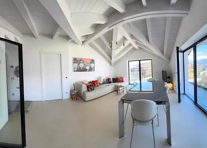 Appartement Floor Design Apt, 3bd, 2bt! Colico